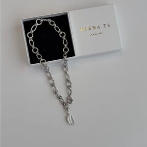 523 Silver Chain Necklace with Baroque Pearl Pendant